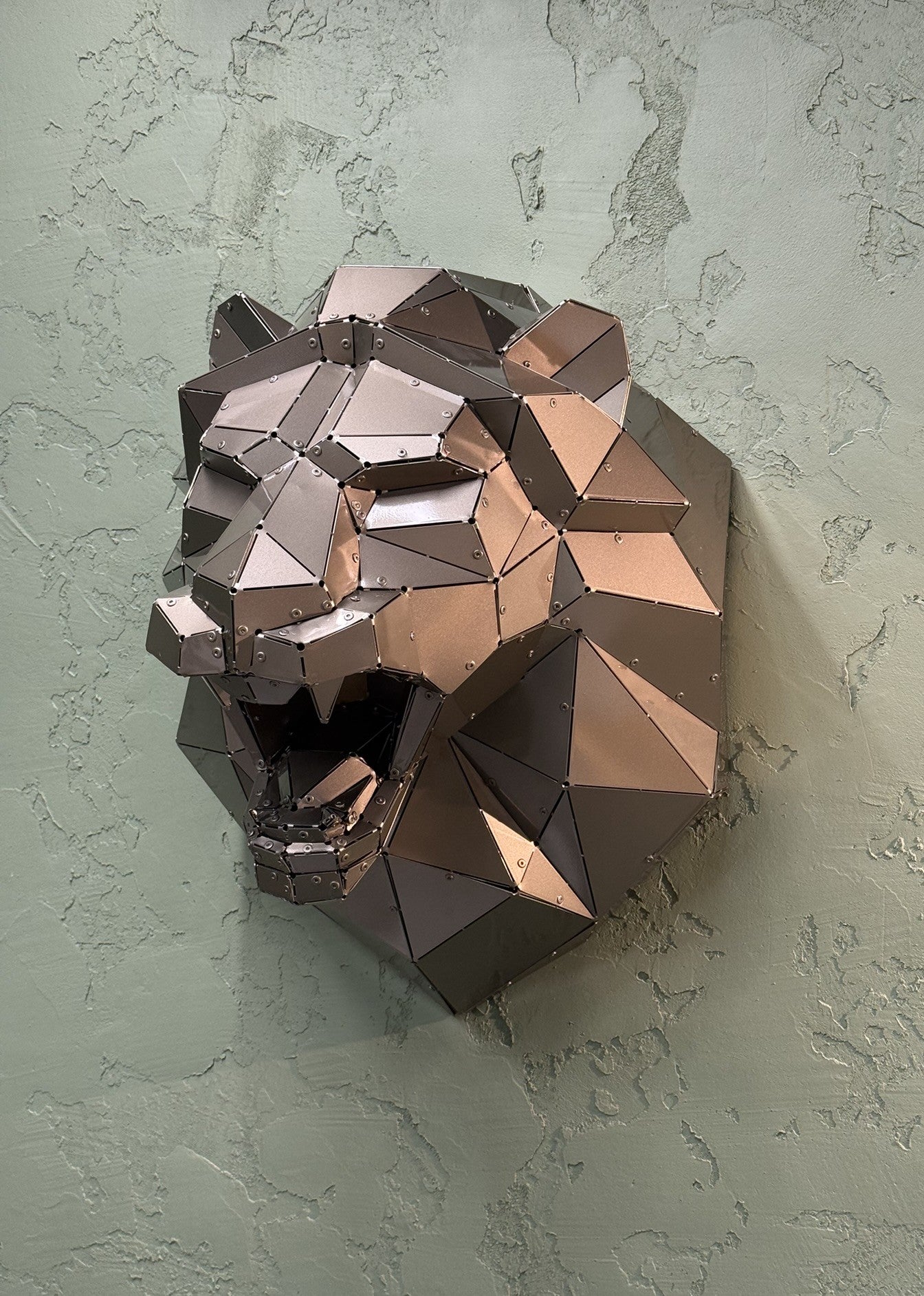 LİON HEAD